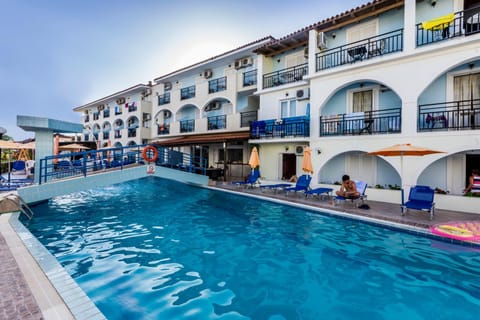 Property building, Day, Swimming pool