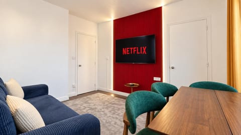Communal lounge/ TV room, TV and multimedia, Living room, Seating area