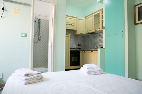 Bed, Photo of the whole room, wardrobe
