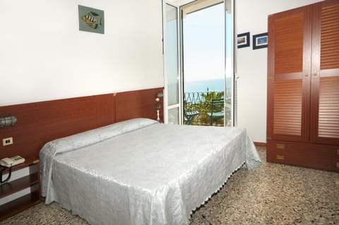 Day, Photo of the whole room