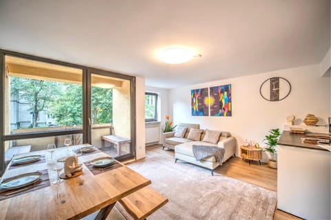 Balcony/Terrace, Living room, Seating area, internet