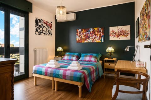 Bed, Photo of the whole room, Bedroom, air conditioner