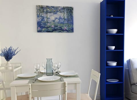Living room, Decorative detail, Dining area