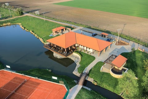 Property building, Restaurant/places to eat, Facade/entrance, Off site, Day, Bird's eye view, Fishing, Other, Tennis court, Hiking, Cycling
