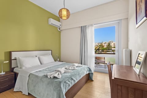 Balcony/Terrace, Photo of the whole room, Bedroom, towels, air conditioner