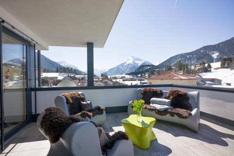 Balcony/Terrace, Mountain view, Mountain view