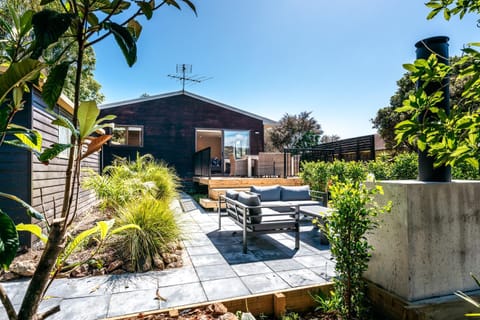 Patio, Area and facilities