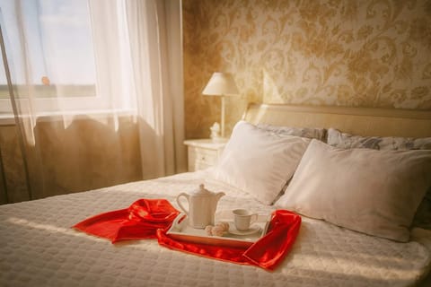 Bed, View (from property/room), Photo of the whole room, Bedroom