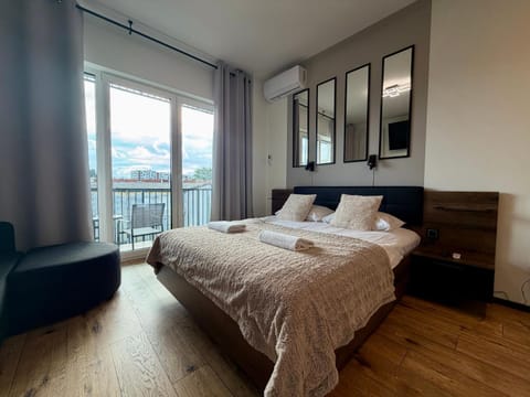 Bed, View (from property/room), Photo of the whole room, Bedroom, towels