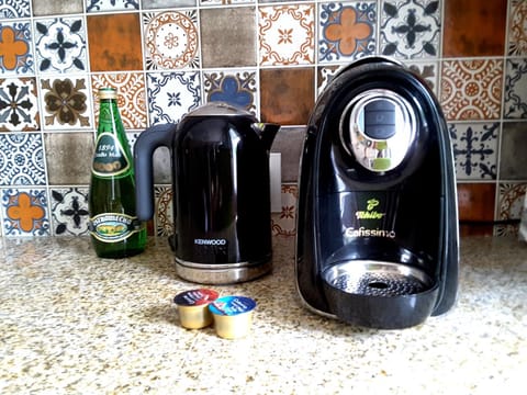 Coffee/tea facilities, Decorative detail