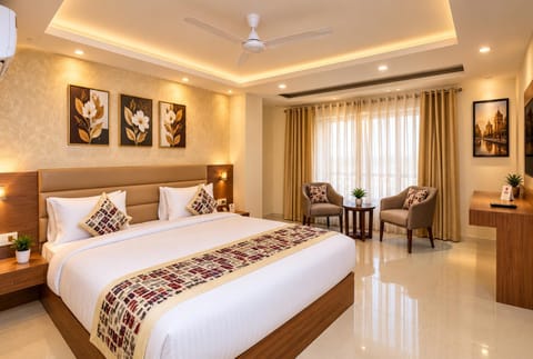 Bed, TV and multimedia, Living room, Photo of the whole room, Seating area, Bedroom, fireplace
