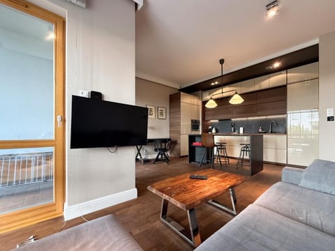 TV and multimedia, Kitchen or kitchenette, Living room