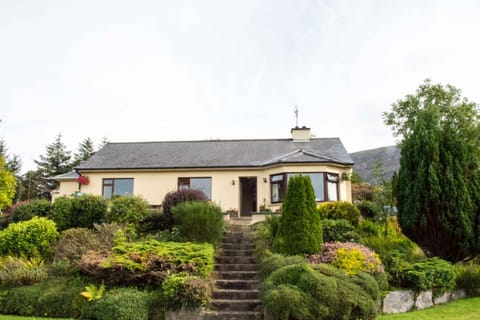 Facade/entrance, Garden view