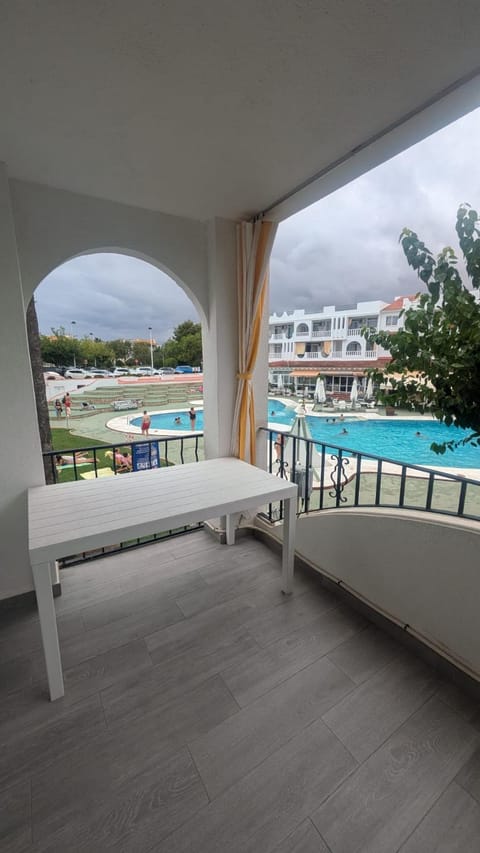 Balcony/Terrace, Pool view
