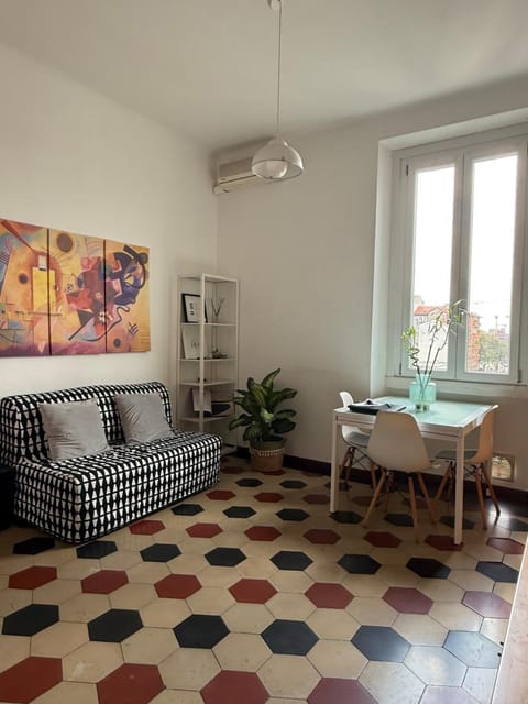 Living room, Dining area, air conditioner