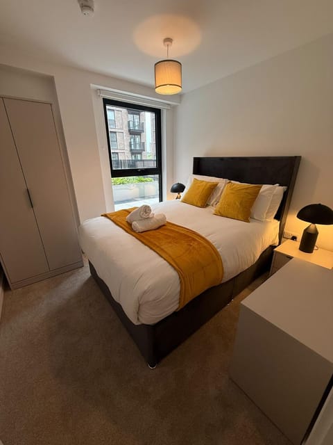 Bed, Photo of the whole room, Bedroom, wardrobe
