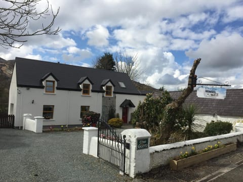 Garden, Garden view, Mountain view, Street view