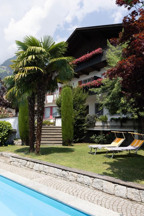 Property building, Garden, Garden view, Swimming pool