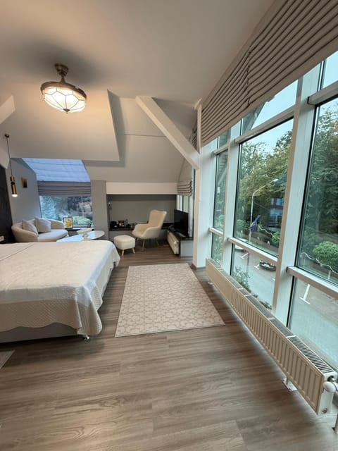 Bed, View (from property/room), Photo of the whole room, Bedroom