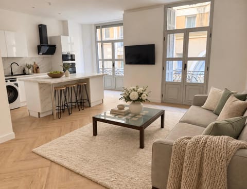 Communal lounge/ TV room, Kitchen or kitchenette