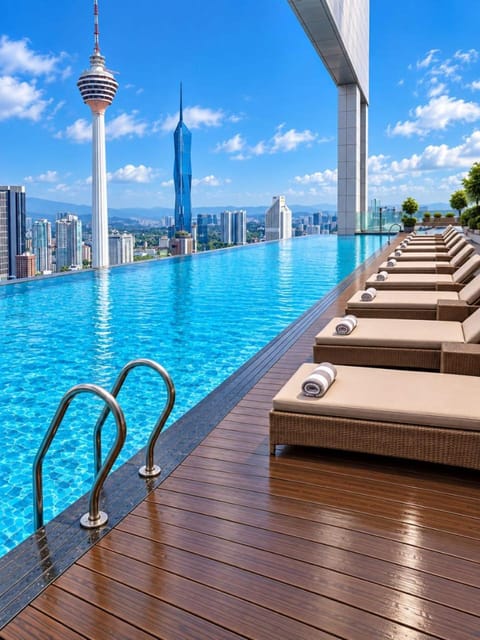 Nearby landmark, Natural landscape, View (from property/room), Balcony/Terrace, City view, Swimming pool, Swimming pool, sunbed
