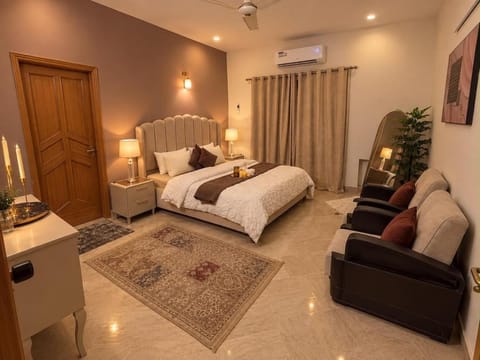 Bed, Bedroom, air conditioner