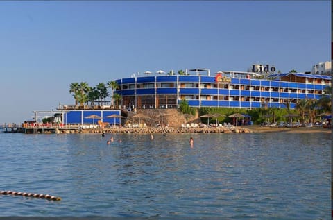 Facade/entrance, Beach