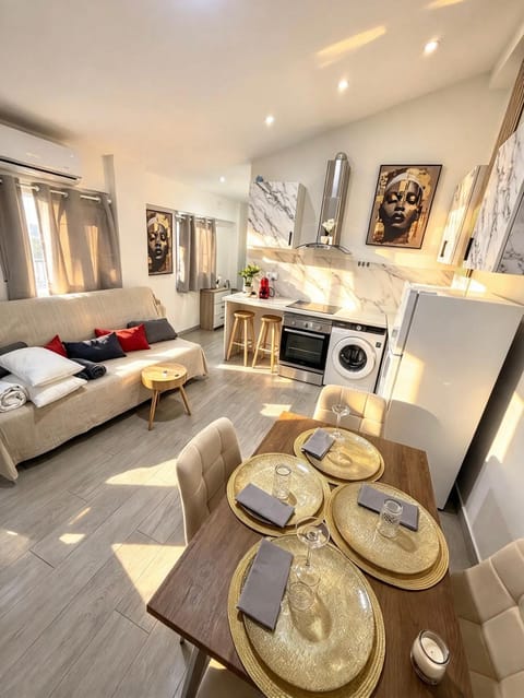 TV and multimedia, Kitchen or kitchenette, Living room, Dining area