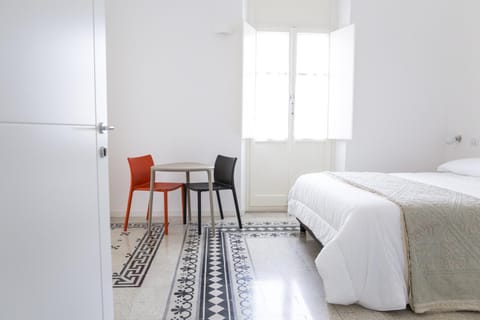 Spring, Day, Other, Decorative detail, Bedroom, On site