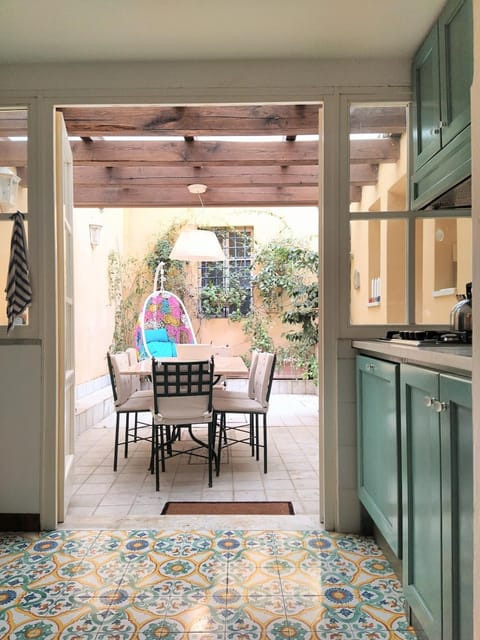 Patio, Kitchen or kitchenette