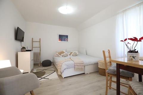 Living room, Dining area, Bedroom