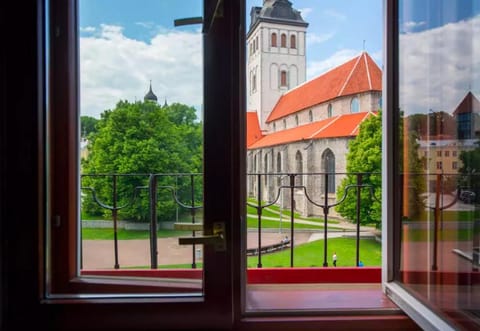 Day, Landmark view