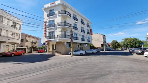 Property building, Street view, Parking
