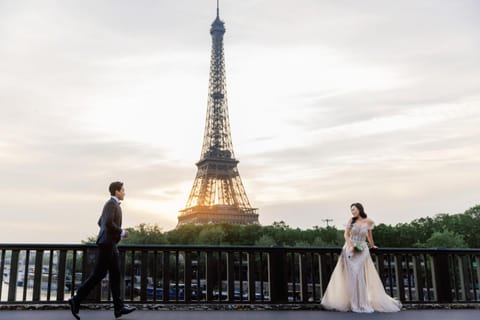 Nearby landmark, Day, group of guests, wedding