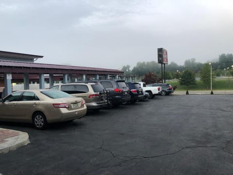 Red Carpet Inn - Blacksburg Motel in Blacksburg