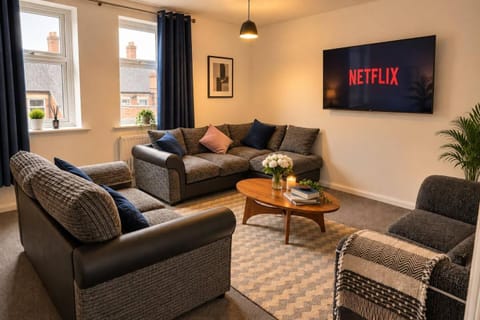 TV and multimedia, Living room, Seating area