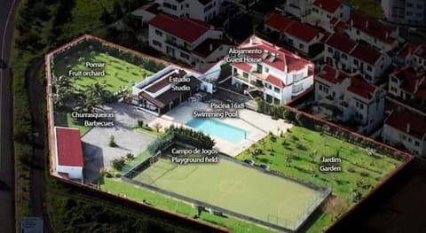 Property building, Bird's eye view, Swimming pool