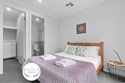 Bed, Bedroom, towels, wardrobe