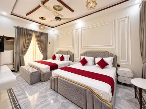 Bed, Living room, Photo of the whole room, Seating area, Bedroom, air conditioner
