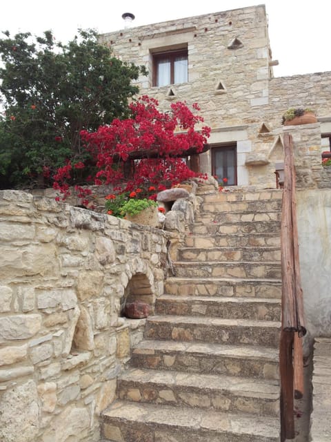 Facade/entrance, Garden