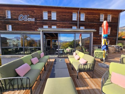 Property building, Patio, Restaurant/places to eat