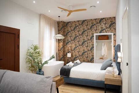 Bed, Photo of the whole room