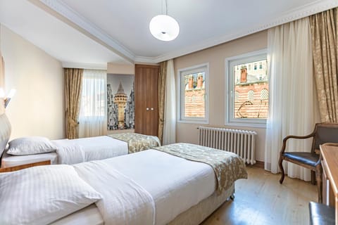 Bed, View (from property/room), Bedroom, City view