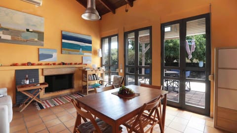 Patio, Living room, Seating area, Dining area
