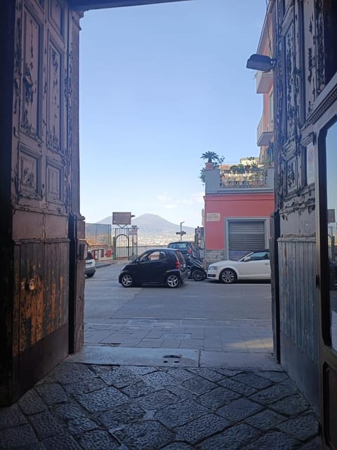 Neighbourhood, Street view