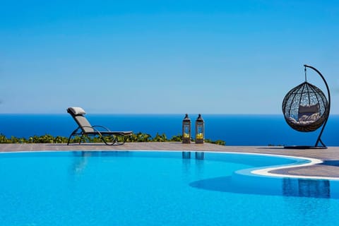 Day, Natural landscape, Sea view, Swimming pool, Swimming pool, Time of day, sunbed