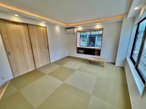 TV and multimedia, Photo of the whole room, wardrobe