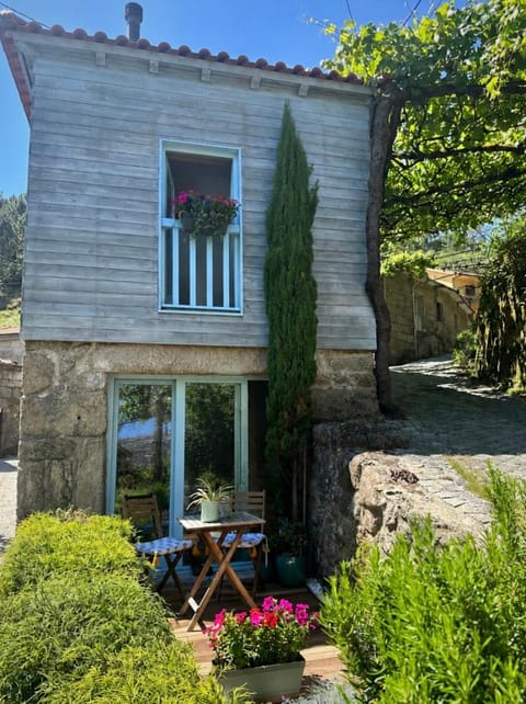 Property building, Patio, Garden, Garden view