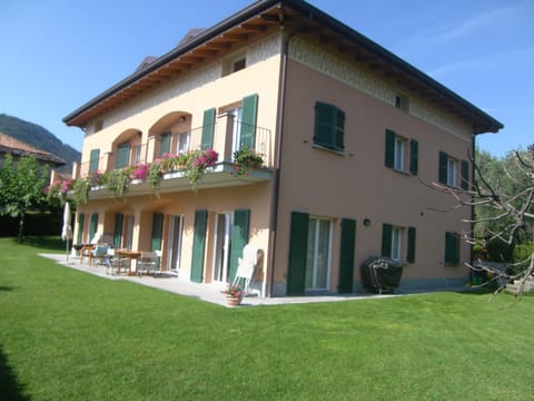 Facade/entrance, Garden view, Lake view, Mountain view