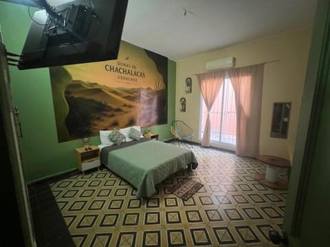 TV and multimedia, Photo of the whole room, Bedroom